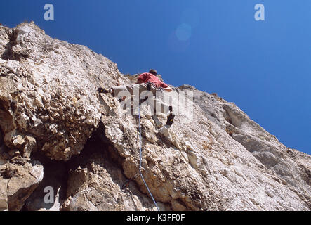 Freeclimber in der Felswand an der Burgsteinfelsen, Altmuehl Tal Stockfoto