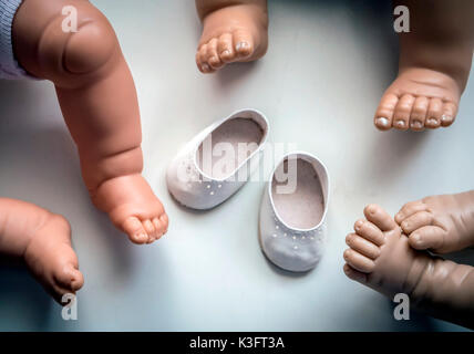 Kleine Puppe Schuhe Stockfoto