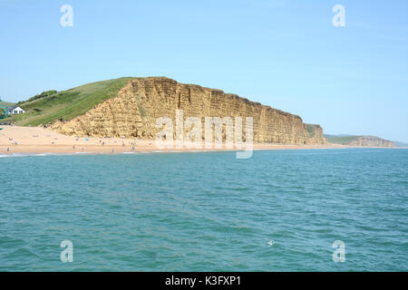 West Bay, auch als Bridport Hafen bekannt ist, ist ein Ferienort an der englischen Kanalküste in Dorset, Großbritannien. Stockfoto