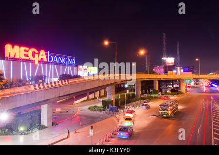 Bangkok, Thailand - Nov 8,2017: Mega Bangna ist ein großes Einkaufszentrum in Bangkok. Es ist das erste horizontale Shopping Center in Asien mit einer Fläche von 400 Stockfoto