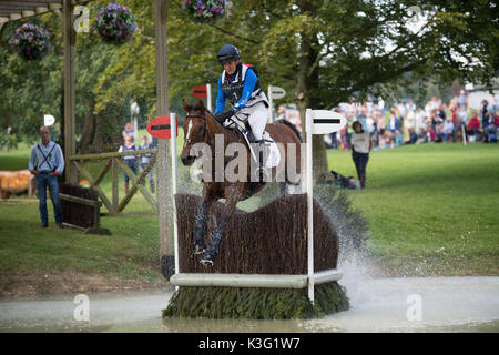 Stamford, Lincs, UK. 02 Sep, 2017. Kristina KOCH reiten Star Zeugnis in Burghley horse trials Querfeldein Tag 02/09/2017. Quelle: Steve Brownley/Alamy leben Nachrichten Stockfoto