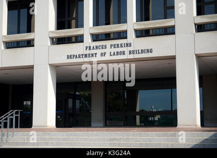 . 31 Aug, 2017. Blick auf den Eingang des US-Arbeitsministeriums. Die Abteilung Gebäude sitzt auf der Constitution Avenue, in der Nähe von Capitol Hill. Credit: Chuck Myers/ZUMA Draht/Alamy leben Nachrichten Stockfoto