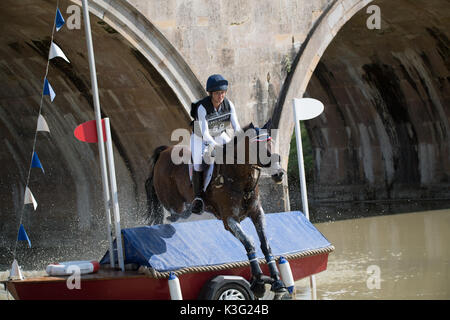 Stamford, Lincs, UK. 02 Sep, 2017. Lynn Symanski reiten Donner bei landrover Burghley Horse Trials cross country Event auf 02/09/2017 Credit: Steve Brownley/Alamy leben Nachrichten Stockfoto