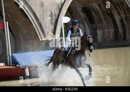 Stamford, Lincs, UK. 02 Sep, 2017. Lynn Symanski reiten Donner bei landrover Burghley Horse Trials cross country Event auf 02/09/2017 Credit: Steve Brownley/Alamy leben Nachrichten Stockfoto