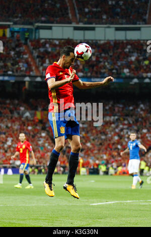 Sergio Busquets (5) Spanische Spieler. In Aktion im Qualifikationsspiel für die WM 2018, Runde 7, zwischen Spanien vs Italien im Santiago Bernabeu in Madrid, Spanien, 2. September 2017. Stockfoto