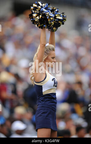Pittsburgh, PA, USA. 2. Sep 2017. Pitt Cheerleadern während der Pitt Panthers vs Youngstown St. Pinguine Spiel am Heinz Feld in Pittsburgh, PA. Jason Pohuski/CSM/Alamy leben Nachrichten Stockfoto