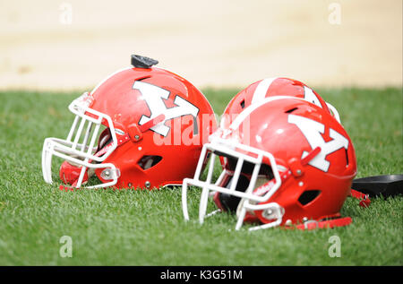 Pittsburgh, PA, USA. 2. Sep 2017. YSU Helme in der Pitt Panthers vs Youngstown St. Pinguine Spiel am Heinz Feld in Pittsburgh, PA. Jason Pohuski/CSM/Alamy leben Nachrichten Stockfoto