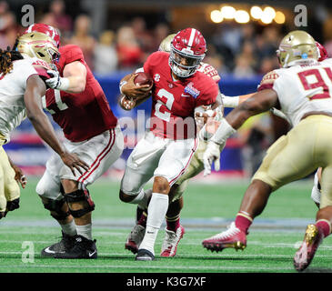 Atlanta, Florida, USA. 2. Sep 2017. CHRIS URSO | Zeiten. Alabama Crimson Tide quarterback Jalen Tut Weh (2) Läuft die Kugel im ersten Viertel gegen Florida State Seminoles Samstag, Sept. 02, 2017 in Atlanta. Quelle: Chris Urso/Tampa Bay Zeiten/ZUMA Draht/Alamy leben Nachrichten Stockfoto