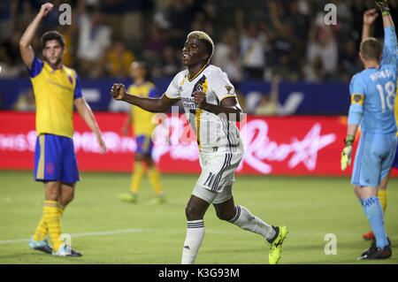 Los Angeles, Kalifornien, USA. 3. Juni 2016. Los Angeles Galaxy Jyasi Zardes (11) feiert sein Ziel während der 2017 Major League Soccer (MLS) Übereinstimmung zwischen Los Angeles Galaxy und Colorado Rapids in Carson, Kalifornien, 2. September 2017. Die Galaxie gewann 3-0. Credit: Ringo Chiu/ZUMA Draht/Alamy leben Nachrichten Stockfoto