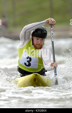 Nottingham, UK, 02. September 2017. Konkurrent im C1 Männer Klasse in der Prem Abteilung Kanu Slalom Event bei Holme Pierrepont in Nottingham. Credit: Peter Hutmacher/Alamy leben Nachrichten Stockfoto