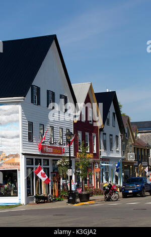 Geschäfte in der Water Street in St. Andrews by-the-Sea in New Brunswick, Kanada. Sie besetzen historischen Gebäuden. Stockfoto