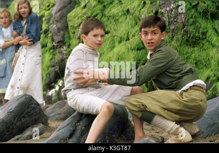 Fünf KINDER UND ES POPPY ROGERS oder JESSICA CLARIDGE, Freddie Highmore, JONATHAN BAILEY Datum: 2004 Stockfoto