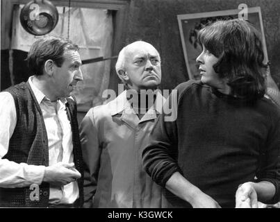 Aufsteigende Feuchtigkeit LEONARD ROSSITER, GEORGE A COOPER, Richard Beckinsale Stockfoto