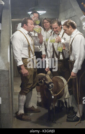 BEERFEST [US 2006] von links nach rechts: GUNTER SCHLIERKAMP als Schlemmer, RALF MOELLER als Hammacher, ERIC CHRISTIAN OLSEN als Gunter, NAT FAXON als Rolf und WILL FORTE als Otto i von links nach rechts: GUNTER SCHLIERKAMP als Schlemmer, RALF MOELLER als Hammacher, ERIC CHRISTIAN OLSEN als Gunter, NAT FAXON als Rolf und WILL FORTE als Otto in Warner Bros Comedy Beerfest von Pictures und Legendary Pictures. FOTOGRAFIEN, DIE AUSSCHLIESSLICH FÜR WERBUNG, WERBUNG, WERBUNG ODER REZENSIONEN DIESES BESTIMMTEN FILMS VERWENDET WERDEN UND DAS EIGENTUM DES STUDIOS BLEIBEN. NICHT ZUM VERKAUF ODER ZUR WEITERGABE BESTIMMT. Datum Stockfoto