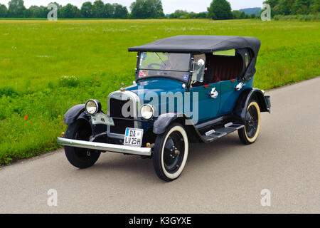 Oldtimer Rallye 'Herkomer Konkurrenz" in Landsberg Lech für mindestens 80 Jahre alten Autos, hier in der Nähe Chevrolet Cabrio K, Baujahr 1925 Stockfoto