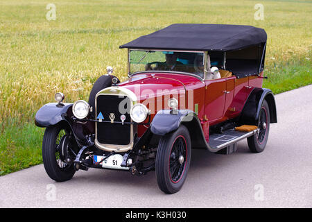 Oldtimer Rallye 'Herkomer Konkurrenz" in Landsberg Lech für mindestens 80 Jahre alten Autos, hier mit Sunbeam 25 Halbpension, Baujahr 1926 Stockfoto