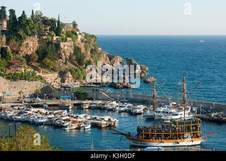 Türkei, Antalya, Altstadt, Blick auf den Hafen Stockfoto