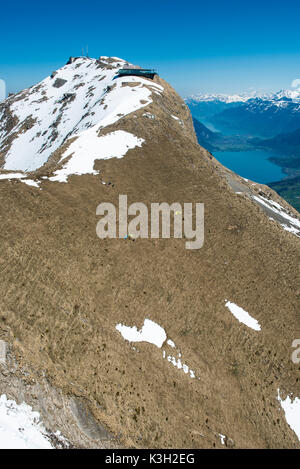 Niesen, Bergrestaurant, Gleitschirm Startplatz, Mülenen, Berner Oberland, Reichenbach, Luftbild, Schweiz Stockfoto