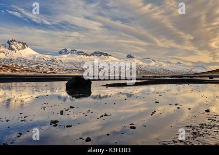 Island, Austurland, Osten Fjorde, Eastern Island, Küsten Berge und Landschaft am Fjord Berufjördur Stockfoto