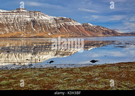 Island, Austurland, Osten Fjorde, Eastern Island, Küsten Berge und Landschaft am Fjord Berufjördur Stockfoto