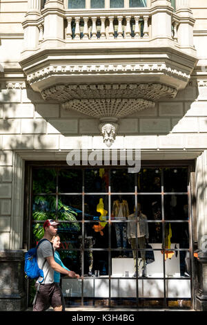 Luxus-Shop in der Passeig de Gracia Avenue, Barcelona, Katalonien, Spanien Stockfoto