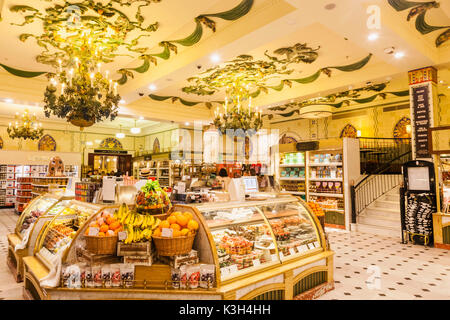 England, London, Knightsbridge, Harrods, Food Hall Stockfoto