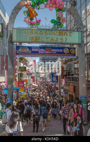 Japan, Tokyo City, Shibuya, Takeshita Straße. Stockfoto