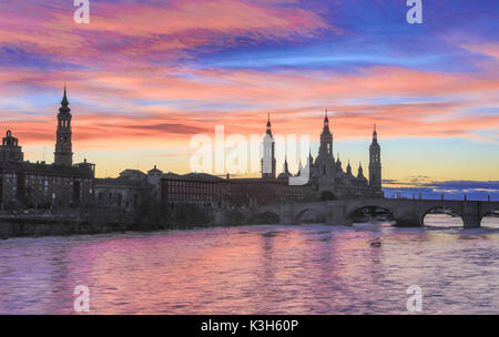 Spanien, Region Aragón, Zaragoza Stadt, die Basilika El Pilar Stockfoto