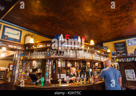 England, Cambridgeshire, Cambridge, Eagle Pub, die RAF-Bar Stockfoto