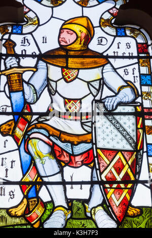 Wales, Cardiff, Cardiff Castle, Glasfenster Darstellung eines Ritters Stockfoto