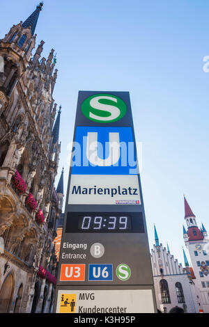 Deutschland, Bayern, München, Marienplatz, U-Bahn Ortseingangsschild Stockfoto