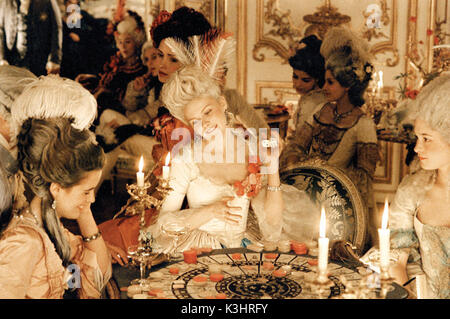 MARIE ANTOINETTE Kirsten Dunst als Marie Antoinette Marie Antoinette Für weitere Informationen wenden Sie sich bitte an Ihren Sony Pictures Loslassen Pressestelle. Datum: 2006 Stockfoto