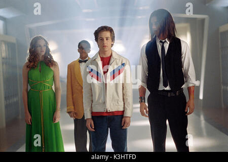 Abbildung l-r: Layla (DANIELLE PANABAKER), Ethan (DEE JAY DANIELS), will Stronghold (MICHAEL ANGARANO) und Warren Peace (STEVEN STRAIT) in einer Szene aus SKY HIGH, einer neuen Komödie aus Walt Disney Pictures, Regie Mike Mitchell. Vertrieb durch Buena Vista International. DIESES MATERIAL DARF RECHTMÄSSIG IN ALLEN MEDIEN NUR VERWENDET WERDEN, UM DIE VERÖFFENTLICHUNG DES FILMS „SKY HIGH“ WÄHREND DER WERBEFENSTER DES FILMS ZU BEWERBEN. JEDE ANDERE VERWENDUNG, WIEDERVERWENDUNG, VERVIELFÄLTIGUNG ODER VERÖFFENTLICHUNG DIESES MATERIALS IST OHNE DIE AUSDRÜCKLICHE SCHRIFTLICHE ZUSTIMMUNG VON WALT DISNEY-BILDERN STRENGSTENS UNTERSAGT. UND CO Stockfoto