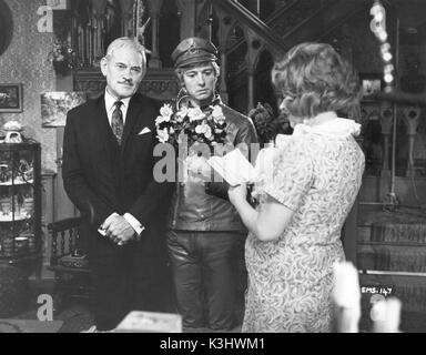 Unterhaltsam HERR SLOANE HARRY ANDREWS, PETER McENERY, BERYL REID Stockfoto