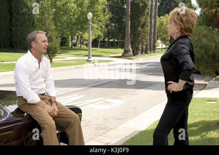 KEVIN COSTNER Sterne wie Beau und Shirley MacLAINE Sterne als Katharine in Warner Bros. Bilder? Und Village Roadshow Pictures? Romantische Komödie? Gerücht hat es?,? Auch mit Jennifer Aniston und Mark Ruffalo. Gerücht hat es... aka Gerücht hat es... KEVIN COSTNER, SHIRLEY MACLAINE Datum: 2005 Stockfoto