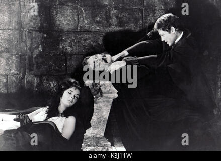 LA maschera del demonio aka Schwarzer Sonntag aka DIE MASKE DES DAEMON aka DIE MASKE DES SATANS aka DIE RACHE DES VAMPIRS BARBARA STEELE,?, John Richardson Datum: 1960 Stockfoto