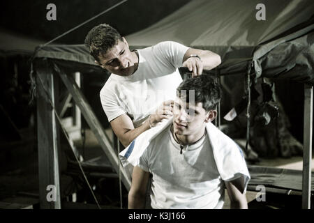 John „Doc“ Bradley (RYAN PHILLIPPE) und Ralph Iggy Ignatowski (JAMIE BELL) in Paramount Pictures“ und Warner Bros Bilder der SCHAUSPIELFLAGGEN UNSERER VÄTER AUS dem Zweiten Weltkrieg, Regie Clint Eastwood. FLAGGEN UNSERER VÄTER [US 2006] RYAN PHILLIPPE als John 'Doc' Bradley, JAMIE BELL als Ralph Iggy Ignatowski John 'Doc' Bradley (RYAN PHILLIPPE) und Ralph Iggy Ignatowski (JAMIE BELL) in Paramount Pictures' und Warner Bros Bilder der SCHAUSPIELFLAGGEN UNSERER VÄTER AUS dem Zweiten Weltkrieg, Regie Clint Eastwood. Datum: 2006 Stockfoto