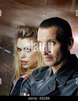 Bild: Rose Tyler (Billie Piper) und der Arzt (Christopher Eccleston) Christopher Eccleston der Arzt in dieser neuen Serie in Kürze auf BBC ONE mit Billie Piper als Rose Tyler spielt. Reisen durch Raum und Zeit, der Arzt und Rose Gesicht mit einer Reihe von neuen und spannenden Monster zu Gesicht gekommen - sowie Kampf gegen den Erzfeind der Arzt - Feind, der Daleks. Warnung: Die Verwendung dieser urheberrechtlich geschützten Bild unterliegen den Nutzungsbedingungen von BBC Foto Digital Service. Insbesondere kann das Bild nur in der Werbung für den Zweck der Verbreitung von Doctor Who und Pro verwendet werden Stockfoto