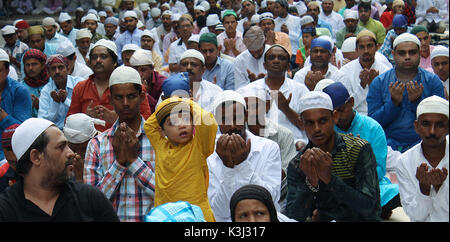 Kolkata, Indien. 02 Sep, 2017. Muslimischen Gläubigen bieten Gebet anlässlich des Eid-Al-Adha. Credit: Sanjay Purkait/Pacific Press/Alamy leben Nachrichten Stockfoto