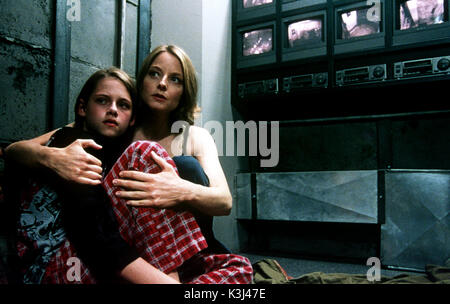 PANIC ROOM Jodie Foster spielt Meg Altman und Kristen Stewart spielt ihre Tochter Sarah im Columbia Pictures Thriller Panic Room. Foto: Merrick Morton PANIC ROOM Datum: 2002 Stockfoto