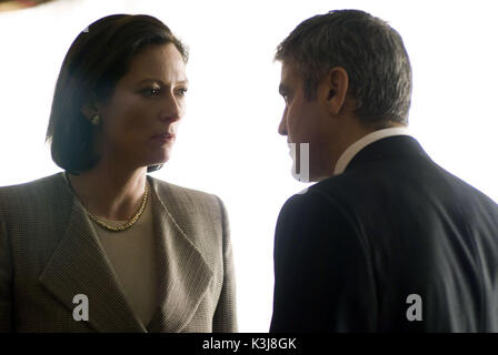 MICHAEL CLAYTON [USA 2007] Tilda Swinton als Karen Crowder, U/North's In-house Counsel, GEORGE CLOONEY als Michael Clayton Datum: 2007 Stockfoto