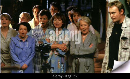 Kalender GIRLS LESLEY HEFTKLAMMERN, LINDA BASSET, Helen Mirren, Celia Imrie, Julie Walters, PENELOPE WILTON, ANNETTE CROSBIE, PHILIP GLENISTER KALENDER GIRLS Datum: 2003 Stockfoto