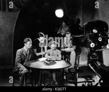 Hals über Kopf von Links - ROBERT FLEMYNG, Direktor SONNIE HALE, Jessie Matthews, Stockfoto