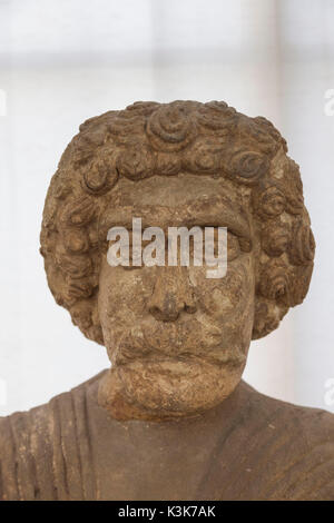 Iran, Teheran, National Museum der Iran, Statue Detail aus Persepolis Stockfoto