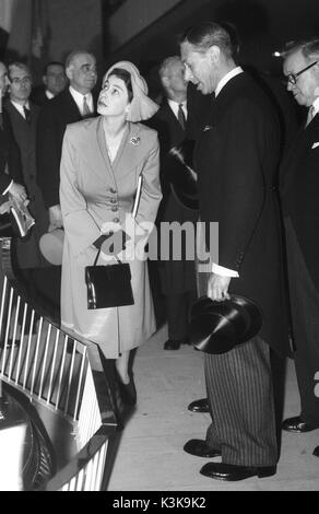 König Georg VI. und Prinzessin Elizabeth auf königlichen Pflichten zusammen 1951 Stockfoto