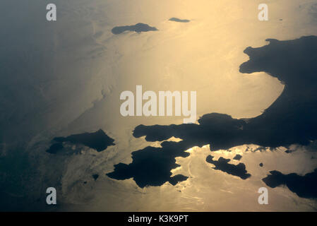 Die Landschaft airpictures der Inseln in der Andaman See in der Nähe der Küste, die durch die Stadt von Myeik im Süden in Myanmar in Südostasien. Stockfoto