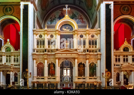 Schöne Kirche Innenraum in Montevideo in der Insel Syros, Griechenland. Es gibt viele katholische und orthodoxe Kirchen in Montevideo mit schönen Interieur Stockfoto