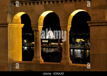 Ungarn, Budapest, Überblick über die ungarischen Parlament und die Donau von Fisherman's Bastion, als Weltkulturerbe von der UNESCO Stockfoto