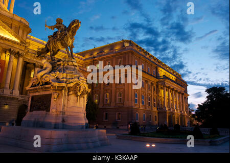 Ungarn, Budapest Buda, die Eugen von Savoyen Statue vor dem Königlichen Palast auf Castle Hill (oder Buda Hill) als Weltkulturerbe der UNESCO Stockfoto