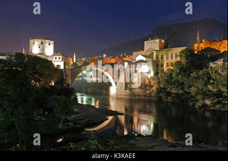 Bosnien und Herzegowina, Mostar, als Weltkulturerbe von der UNESCO, die Alte Brücke (Stari most) Stockfoto